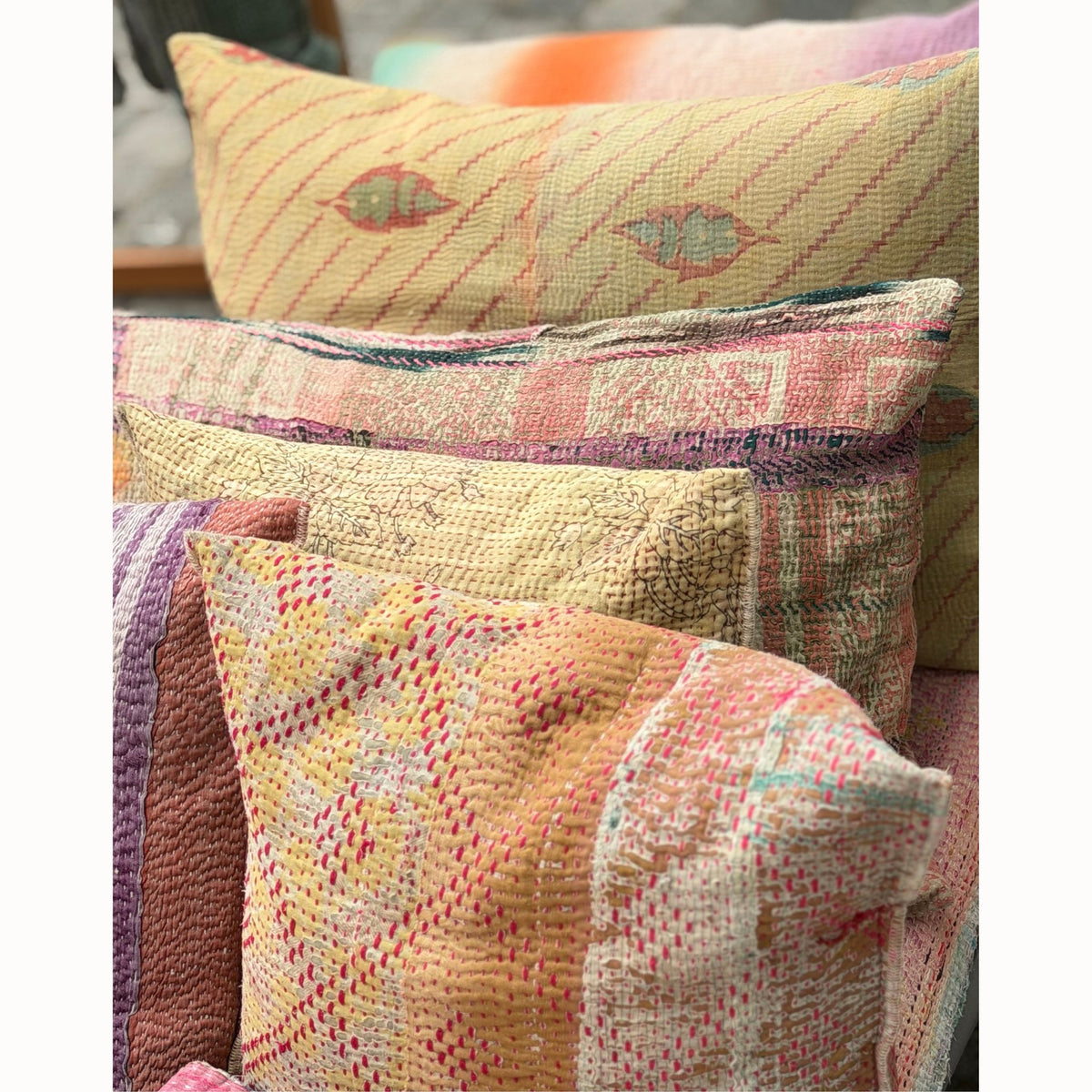 Coussin Jhappi jaune pâle