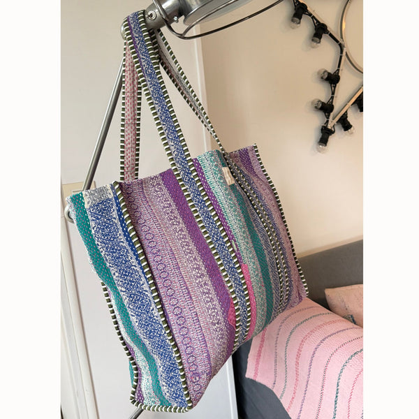Sac Lanka violet