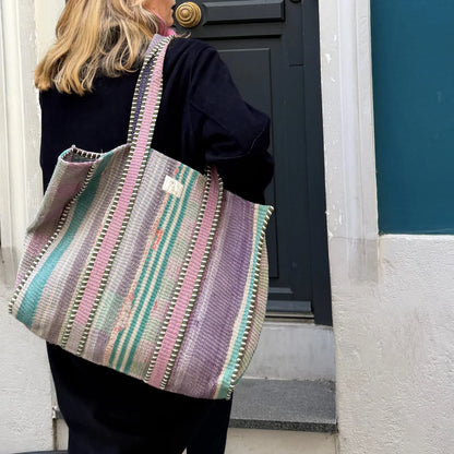Sac Lanka violet