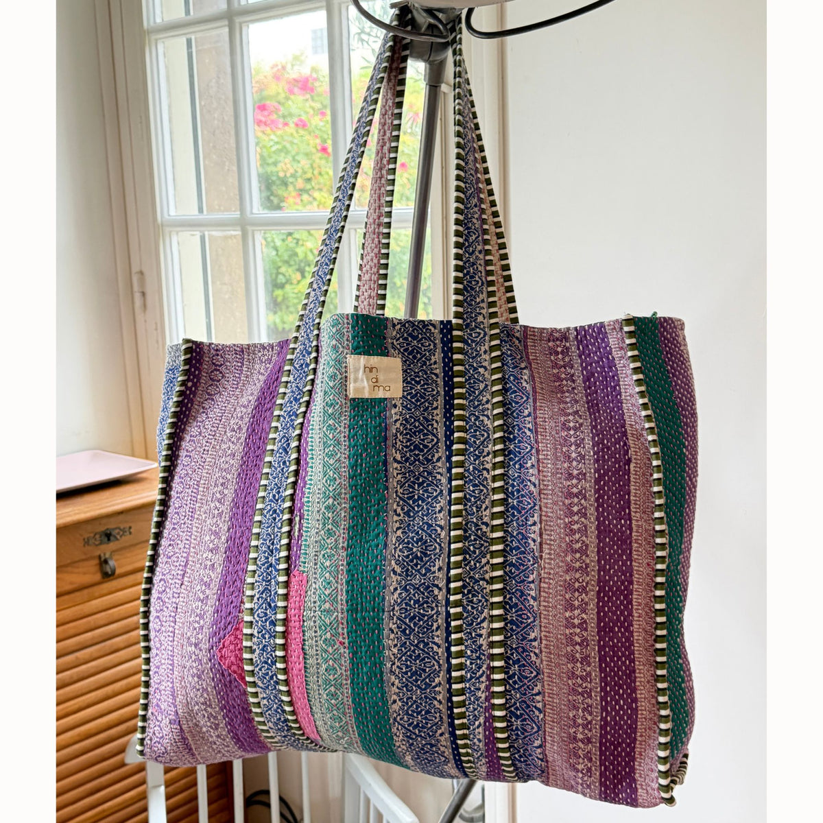 Sac Lanka violet